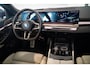 BMW 5-Serie 550e xDrive M-Sport Pro | Panorama | B&W | Driving Ass. + | Trekhaak | 360 Camera | Stoel/Stuurverw. | Head-Up |