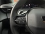 Peugeot 2008 1.2 PureTech Allure 145pk Aut.Navi Pano 360° dodehoek Camera ACC Carbon Apple Carplay & Android Auto Virtual Cockpit