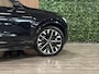 Volvo XC90 T8 AWD Recharge Ultra Dark | Vol! | Bowers & Wilkins | Luchtvering | Stoelventilatie | Trekhaak | 360 Camera | Head-Up Display | Stoelmassage | 455pk | Adaptieve Cruise Control | Stoelverwarming voor+achter | Stuurwielverwarming | Schuifdak | 21 Inch | Full LED Matrix Meesturende koplampen | Pilot Assist | BLIS Dode Hoek Detectie | Alcantara hemelbekleding | Lederen handgrepen en zonnekleppen | Elektrische voorstoelen geheugen | Nappa Lederen bekleding | Zitting verlenging voorstoelen | Lederen Dashboard | Google Infotainment | Keyless Drive | Parkeersensoren voor+achter | Privacy Glass | Elektrisch bedienbare achterklep | Geïntegreerde zongordijnen achterportieren | Geïntegreerd kinderzitje achterin | Verlichte instaplijsten | 7-Persoons | 4-Zone Climate Control | DAB Radio | Apple Carplay/Android Auto | Alarm Klasse III | Draadloos telefoon opladen | Volvo On Call met mobiele App functie | Onyx Black Metallic |
