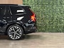 Volvo XC90 T8 AWD Recharge Ultra Dark | Vol! | Bowers & Wilkins | Luchtvering | Stoelventilatie | Trekhaak | 360 Camera | Head-Up Display | Stoelmassage | 455pk | Adaptieve Cruise Control | Stoelverwarming voor+achter | Stuurwielverwarming | Schuifdak | 21 Inch | Full LED Matrix Meesturende koplampen | Pilot Assist | BLIS Dode Hoek Detectie | Alcantara hemelbekleding | Lederen handgrepen en zonnekleppen | Elektrische voorstoelen geheugen | Nappa Lederen bekleding | Zitting verlenging voorstoelen | Lederen Dashboard | Google Infotainment | Keyless Drive | Parkeersensoren voor+achter | Privacy Glass | Elektrisch bedienbare achterklep | Geïntegreerde zongordijnen achterportieren | Geïntegreerd kinderzitje achterin | Verlichte instaplijsten | 7-Persoons | 4-Zone Climate Control | DAB Radio | Apple Carplay/Android Auto | Alarm Klasse III | Draadloos telefoon opladen | Volvo On Call met mobiele App functie | Onyx Black Metallic |
