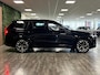 Volvo XC90 T8 AWD Recharge Ultra Dark | Vol! | Bowers & Wilkins | Luchtvering | Stoelventilatie | Trekhaak | 360 Camera | Head-Up Display | Stoelmassage | 455pk | Adaptieve Cruise Control | Stoelverwarming voor+achter | Stuurwielverwarming | Schuifdak | 21 Inch | Full LED Matrix Meesturende koplampen | Pilot Assist | BLIS Dode Hoek Detectie | Alcantara hemelbekleding | Lederen handgrepen en zonnekleppen | Elektrische voorstoelen geheugen | Nappa Lederen bekleding | Zitting verlenging voorstoelen | Lederen Dashboard | Google Infotainment | Keyless Drive | Parkeersensoren voor+achter | Privacy Glass | Elektrisch bedienbare achterklep | Geïntegreerde zongordijnen achterportieren | Geïntegreerd kinderzitje achterin | Verlichte instaplijsten | 7-Persoons | 4-Zone Climate Control | DAB Radio | Apple Carplay/Android Auto | Alarm Klasse III | Draadloos telefoon opladen | Volvo On Call met mobiele App functie | Onyx Black Metallic |