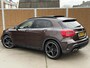 Mercedes-Benz GLA 200 Edition 1 AMG-pakket Automaat | Panoramadak | Leren bekleding | Stoelverwarming | Cruise & climate control | Bi-Xenon koplampen | Parkeersensoren voor en achter | Harman/kardon | Elek. verstelbare bestuurdersstoel