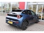 Lancia Ypsilon EDIZIONE CASSINA LIMITATA 156PK 51 kWh | WARMTEPOMP! | 3-FASE! | DRAADLOOS APPLE CARPLAY/ANDROID AUTO | DRAADLOOS TELEFOONLADER | CAMERA VOOR + ACHTER | KEYLESS ENTRY/START | DODEHOEK DETECTIE | ELEKTRISCH BEDIENBARE BESTUUDERSSTOEL MET MASSAGE FUNCTIE | ADAPTIVE CRUISE CONTROL | STOEL VERWARMING | NAVIGATIE | DAB+ RADIO |