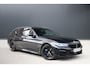 BMW 5-Serie Touring 530d M-Sport - Trekhaak - Pano - Laser - HUD - 360 Camera - Keyless - Sportstoelen - H&K - Fabrieksgarantie - Rijklaar