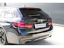 BMW 5-Serie Touring 530d M-Sport - Trekhaak - Pano - Laser - HUD - 360 Camera - Keyless - Sportstoelen - H&K - Fabrieksgarantie - Rijklaar