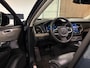 Volvo XC90 T8 AWD Recharge Ultra Dark | Vol! | Bowers & Wilkins | Luchtvering | Stoelventilatie | Trekhaak | 360 Camera | Head-Up Display | Stoelmassage | 455pk | Adaptieve Cruise Control | Stoelverwarming voor+achter | Stuurwielverwarming | Schuifdak | 20 Inch | Full LED  Meesturende koplampen | Pilot Assist | BLIS Dode Hoek Detectie | Alcantara hemelbekleding | Lederen handgrepen en zonnekleppen | Elektrische voorstoelen geheugen | Nappa Lederen bekleding | Zitting verlenging voorstoelen | Lederen Dashboard | Google Infotainment | Keyless Drive | Parkeersensoren voor+achter | Privacy Glass | Elektrisch bedienbare achterklep | Geïntegreerde zongordijnen achterportieren | Geïntegreerd kinderzitje achterin | Verlichte instaplijsten | 7-Persoons | 4-Zone Climate Control | DAB Radio | Apple Carplay/Android Auto | Alarm Klasse III | Draadloos telefoon opladen | Volvo On Call met mobiele App functie | Denim Blue Metallic |