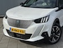 Peugeot e-2008 BWJ 10-2021 | EV GT 136PK SOH89% Pack 50 kWh | PANO DAK | TREKHAAK | CLIMA | NAVI | CAMERA A | 18'' LMV | PDC 2X | CARPLAY |