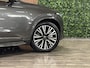 Volvo XC90 T8 AWD Recharge Ultra Dark | Luchtvering | Trekhaak | All Season banden | 360° Camera | Head-Up Display | Harman Kardon | 455pk | Adaptieve Cruise Control | Stoelverwarming voor+achter | Stuurwielverwarming | Schuifdak | Full LED Meesturende koplampen | Pilot Assist | BLIS Dode Hoek Detectie | Alcantara hemelbekleding | Lederen zonnekleppen en handgrepen | Elektrische voorstoelen geheugen | Nordico Lederen bekleding | Zitting verlenging voorstoelen | Lederen dashboard | 21 Inch | Google Infotainment | Keyless Drive | Privacy Glass | Elektrisch bedienbare achterklep | Geïntegreerd kinderzitje achterin | Geïntegreerde zongordijnen achterportieren | Verlichte instaplijsten | 7-Persoons | 4-Zone Climate Control | DAB Radio | Apple Carplay/Android Auto | Alarm Klasse III | Draadloos telefoon opladen | Volvo On Call met mobiele App functie | Platinum Grey Metallic |