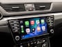 Skoda Superb Combi 1.6 TDI Sport (APPLE CARPLAY, CLIMATE, CRUISE, TREKHAAK, PARKEERSENSOREN, SPORTSTOELEN, LM VELGEN, NIEUWSTAAT)