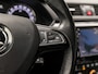 Skoda Superb Combi 1.6 TDI Sport (APPLE CARPLAY, CLIMATE, CRUISE, TREKHAAK, PARKEERSENSOREN, SPORTSTOELEN, LM VELGEN, NIEUWSTAAT)