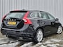 Volvo V60 2.4 D5 Summum /Automaat/Dealer Onderhouden!