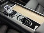Volvo XC60 T6 Recharge Ultra Dark | Facelift | 20" | Trekhaak | Panoramadak | Head-up | Harman Kardon | 360 Camera | Full LED |