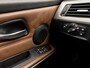BMW 3-Serie 318i High Executive Automaat (YOUNGTIMER, SCHERM, AIRCO, LEDEREN SPORTSTOELEN, GETINT GLAS, TREKHAAK, NIEUWSTAAT)