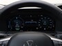 Volkswagen Transporter Style 2.5 eHybrid 233PK L2 Automaat | Climatronic Airco | Adaptive Cruise control | Navigatie via App connect | Camera | PDC | Trekhaak | Comfortstoel | Lm velgen |