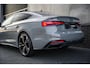 Audi A5 Sportback 35 TFSI 150 pk S edition Competition S-Line /Facelift-Model/Quantum Grijs / RS-Stoelen/ Stoel.Verw/ Matrix-Led/ Pano-Dak/ Camera/ 20''LMV