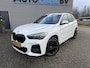 BMW X1 sDrive18i High Executive M Sport Head-Up Display Panoramadak Leder Trekhaak 19 Inch LED Achteruitrijcamera Head-Up Display Keyless Entry