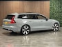 Volvo V60 T8 AWD Recharge Ultra Dark | Trekhaak | Schuifdak | 455pk | Head-Up Display | Harman Kardon | Adaptieve Cruise Control | Stoelverwarming voor+achter | Stuurwielverwarming | Full LED Meesturende koplampen | Parkeercamera | Pilot Assist | BLIS Dode Hoek Detectie | Elektrische voorstoelen geheugen | Lederen bekleding | Zitting verlenging voorstoelen | Lederen dashboard | 19 Inch | Google Infotainment | Keyless Drive | Parkeersensoren voor+achter | Privacy Glass | Elektrisch bedienbare achterklep | DAB Radio | Apple Carplay/Android Auto | Volvo On Call met mobiele App functie | Vapour Grey Metallic |