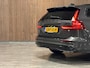 Volvo V60 T8 AWD Recharge Ultra Dark | Trekhaak | Schuifdak | 455pk | Head-Up Display | Harman Kardon | Adaptieve Cruise Control | Stoelverwarming voor+achter | Stuurwielverwarming | Full LED Meesturende koplampen | Parkeercamera | Pilot Assist | BLIS Dode Hoek Detectie | Elektrische voorstoelen geheugen | Lederen bekleding | Zitting verlenging voorstoelen | Lederen dashboard | 19 Inch | Google Infotainment | Keyless Drive | Parkeersensoren voor+achter | Privacy Glass | Elektrisch bedienbare achterklep | DAB Radio | Apple Carplay/Android Auto | Volvo On Call met mobiele App functie | Vapour Grey Metallic |