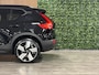 Volvo EX40 Single Motor Extended Range Ultra 82 kWh | Trekhaak | Schuifdak | 360° Camera | Harman Kardon | 100% SoH | Adaptieve Cruise Control | Bestuurdersstoel elektrisch geheugen | Stoel en Stuurwielverwarming | 20 Inch | Passagiersstoel elektrisch | Microtech/Alcantara bekleding | Zitting verlenging voorstoelen | Pilot Assist | BLIS Dode Hoek Detectie | Warmtepomp | Google Infotainment | Keyless Drive | Verlichtingspack 2 | Parkeersensoren voor+achter | Privacy Glass | Elektrisch bedienbare achterklep | Draadloos telefoon opladen | DAB Radio | Apple Carplay/Android Auto | Volvo On Call met mobiele App functie | Onyx Black Metallic |