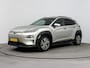 Hyundai Kona Electric EV PREMIUM 64 kWh | 3- FASE | NAVI | CLIMA | CRUISE | CAMERA | HUD | LEDER | STUUR- & STOELVERWARMING | WARMTEPOMP | PRIVACY GLASS | WLTP 481 KM! |