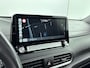 Hyundai Kona Electric EV PREMIUM 64 kWh | 3- FASE | NAVI | CLIMA | CRUISE | CAMERA | HUD | LEDER | STUUR- & STOELVERWARMING | WARMTEPOMP | PRIVACY GLASS | WLTP 481 KM! |