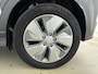 Hyundai Kona Electric EV PREMIUM 64 kWh | 3- FASE | NAVI | CLIMA | CRUISE | CAMERA | HUD | LEDER | STUUR- & STOELVERWARMING | WARMTEPOMP | PRIVACY GLASS | WLTP 481 KM! |