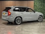 Volvo XC90 T8 AWD Recharge Ultra Dark | Luchtvering | Trekhaak | 360 Camera | Head-Up Display | Harman Kardon | 455pk | Adaptieve Cruise Control | Stoelverwarming voor+achter | Stuurwielverwarming | Schuifdak | Full LED Matrix Meesturende koplampen | Pilot Assist | BLIS Dode Hoek Detectie | Alcantara hemelbekleding | Lederen zonnekleppen en handgrepen | Elektrische voorstoelen geheugen | Nordico Quilted bekleding | Zitting verlenging voorstoelen | Lederen dashboard | 21 Inch | Google Infotainment | Keyless Drive | Privacy Glass | Elektrisch bedienbare achterklep | Geïntegreerd kinderzitje achterin | Geïntegreerde zongordijnen achterportieren | Verlichte instaplijsten | 7-Persoons | 4-Zone Climate Control | DAB Radio | Apple Carplay/Android Auto | Alarm Klasse III | Draadloos telefoon opladen | Volvo On Call met mobiele App functie | Vapour Grey Metallic |