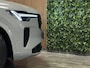 Volvo XC90 T8 AWD Recharge Ultra Dark | Luchtvering | Trekhaak | 360 Camera | Head-Up Display | Harman Kardon | 455pk | Adaptieve Cruise Control | Stoelverwarming voor+achter | Stuurwielverwarming | Schuifdak | Full LED Matrix Meesturende koplampen | Pilot Assist | BLIS Dode Hoek Detectie | Alcantara hemelbekleding | Lederen zonnekleppen en handgrepen | Elektrische voorstoelen geheugen | Nordico Quilted bekleding | Zitting verlenging voorstoelen | Lederen dashboard | 21 Inch | Google Infotainment | Keyless Drive | Privacy Glass | Elektrisch bedienbare achterklep | Geïntegreerd kinderzitje achterin | Geïntegreerde zongordijnen achterportieren | Verlichte instaplijsten | 7-Persoons | 4-Zone Climate Control | DAB Radio | Apple Carplay/Android Auto | Alarm Klasse III | Draadloos telefoon opladen | Volvo On Call met mobiele App functie | Vapour Grey Metallic |
