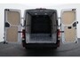 Volkswagen Crafter 35 2.0 TDI DSG 177 PK L3H2 Airco, Camera, ACC, Apple Carplay, Verwarmde Stoelen, LED, Trekhaak