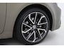 Toyota Corolla Hybrid 200 Executive | Dodehoek detectie | Head-up display | JBL | Stoelverwarming | Apple Carplay / Android Auto | 18 inch