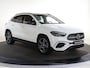 Mercedes-Benz GLA 250 e AMG Line | Night | Panoramadak | Trekhaak | Stoelverwarming | Stuurverwarming | 19" lichtmetalen velgen |