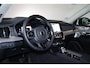 Volvo XC90 T8 Recharge AWD Ultra Dark - Luchtvering - Panorama/schuifdak - IntelliSafe Assist & Surround - 360º Camera - Bowers & Wilkins audio - Adaptieve LED koplampen - Verwarmde voorstoelen, stuur & achterbank - Parkeersensoren voor & achter - Elektr. bedienb. voorstoelen met geheugen - Geventileerde voorstoelen - Head up display - Draadloze tel. lader - Extra getint glas - Elektr. inklapbare trekhaak - 21' LMV