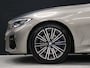 BMW 3-Serie M340i xDrive High Executive [SCHUIFKANTELDAK, MEMORY SEATS, APPLE CARPLAY, ANDROID, HEAD-UP, ADAPTIVE CRUISE, SPORTSTOELEN, BMW LASER, CAMERA, STOELVERWARMING, CLIMATE, NIEUWSTAAT]