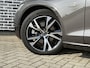 Volvo V60 2.0 B4 Plus Dark | Trekhaak | Navigatie | Apple Carplay | Android Auto | Stoelverwarming | Keyless Entry | Lederen Bekleding | Achteruitrijcamera | Parkeersensoren | Elektrisch Verstelbare Voorstoelen