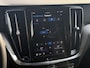 Volvo V60 2.0 B4 Plus Dark | Trekhaak | Navigatie | Apple Carplay | Android Auto | Stoelverwarming | Keyless Entry | Lederen Bekleding | Achteruitrijcamera | Parkeersensoren | Elektrisch Verstelbare Voorstoelen
