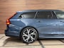 Volvo V90 T6 Recharge AWD R-Design Ultra Black | FaceLift | Pano | ILS Licht-Pakket | Comfort-Pakket | Parkeerassistent-Pakket |