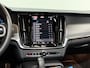 Volvo V90 T6 Recharge AWD R-Design Ultra Black | FaceLift | Pano | ILS Licht-Pakket | Comfort-Pakket | Parkeerassistent-Pakket |