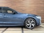 Volvo V90 T6 Recharge AWD R-Design Ultra Black | FaceLift | Pano | ILS Licht-Pakket | Comfort-Pakket | Parkeerassistent-Pakket |