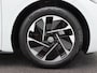 Volkswagen ID.3 First 58 kWh 204 Pk | Adaptive Cruise | Zwarte Hemel | Stoelverwarming | Climate Control | LED | Sensoren | 18 Inch