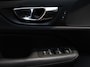 Volvo V60 2.0 B4 Momentum | Climate control | Cruise control adaptieve | Parkeersensoren | Achteruitrijd camera | LED | Verwarmde voorstoelen | Lane assist | Apple Carplay/ Android Auto