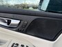 Volvo V60 2.0 B3 Inscription | Harman Kardon Audio | Lederen Bekleding | Achteruitrijcamera | Parkeersensoren | Stoelverwarming | Lichtmetalen Velgen 18 inch | Elektrische Achterklep