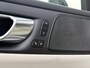 Volvo V60 2.0 B3 Inscription | Harman Kardon Audio | Lederen Bekleding | Achteruitrijcamera | Parkeersensoren | Stoelverwarming | Lichtmetalen Velgen 18 inch | Elektrische Achterklep