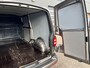 Volkswagen Transporter 2.0 TDI L2H1 150pk Automaat DSG 2x schuifdeur Airco Cruise controle Trekhaak 2500kg trekgewicht 2-Persoons Telefoonverbinding Apple carplay Sitebars Euro 6 Dubbele schuifdeur Bpm vrij Bestel