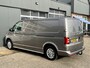 Volkswagen Transporter 2.0 TDI L2H1 150pk Automaat DSG 2x schuifdeur Airco Cruise controle Trekhaak 2500kg trekgewicht 2-Persoons Telefoonverbinding Apple carplay Sitebars Euro 6 Dubbele schuifdeur Bpm vrij Bestel