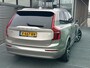 Volvo XC90 2.0 T8 Recharge AWD Ultimate Bright / Luchtvering / Trekhaak / Elek.  verstelbare stoelen / Voor+achter+stuur verwarmd / Harman Kardon / Keyless / BLIS / Pilot assist + ACC /