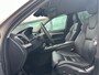 Volvo XC90 2.0 T8 Recharge AWD Ultimate Bright / Luchtvering / Trekhaak / Elek.  verstelbare stoelen / Voor+achter+stuur verwarmd / Harman Kardon / Keyless / BLIS / Pilot assist + ACC /
