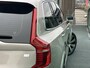 Volvo XC90 2.0 T8 Recharge AWD Ultimate Bright / Luchtvering / Trekhaak / Elek.  verstelbare stoelen / Voor+achter+stuur verwarmd / Harman Kardon / Keyless / BLIS / Pilot assist + ACC /