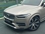 Volvo XC90 2.0 T8 Recharge AWD Ultimate Bright / Luchtvering / Trekhaak / Elek.  verstelbare stoelen / Voor+achter+stuur verwarmd / Harman Kardon / Keyless / BLIS / Pilot assist + ACC /