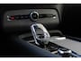 Volvo XC90 T8 Automaat Plug-in hybrid AWD Ultra Dark | Panoramadak | Luchtvering | Semi elektrische trekhaak | Voorstoelen verwarmbaar met massagefunctie | All Seasonbanden | Verwarmbaar stuurwiel+achterbank| Premium audio by Bowers & Wilkins | Headup display |