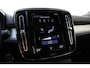 Volvo XC40 T2 Momentum | Parkeersensoren voor + achter | Parkeercamera | 19'' Lichtmetalen velgen | Navigatie | Parkeersensoren voor + achter | Dealeronderhouden